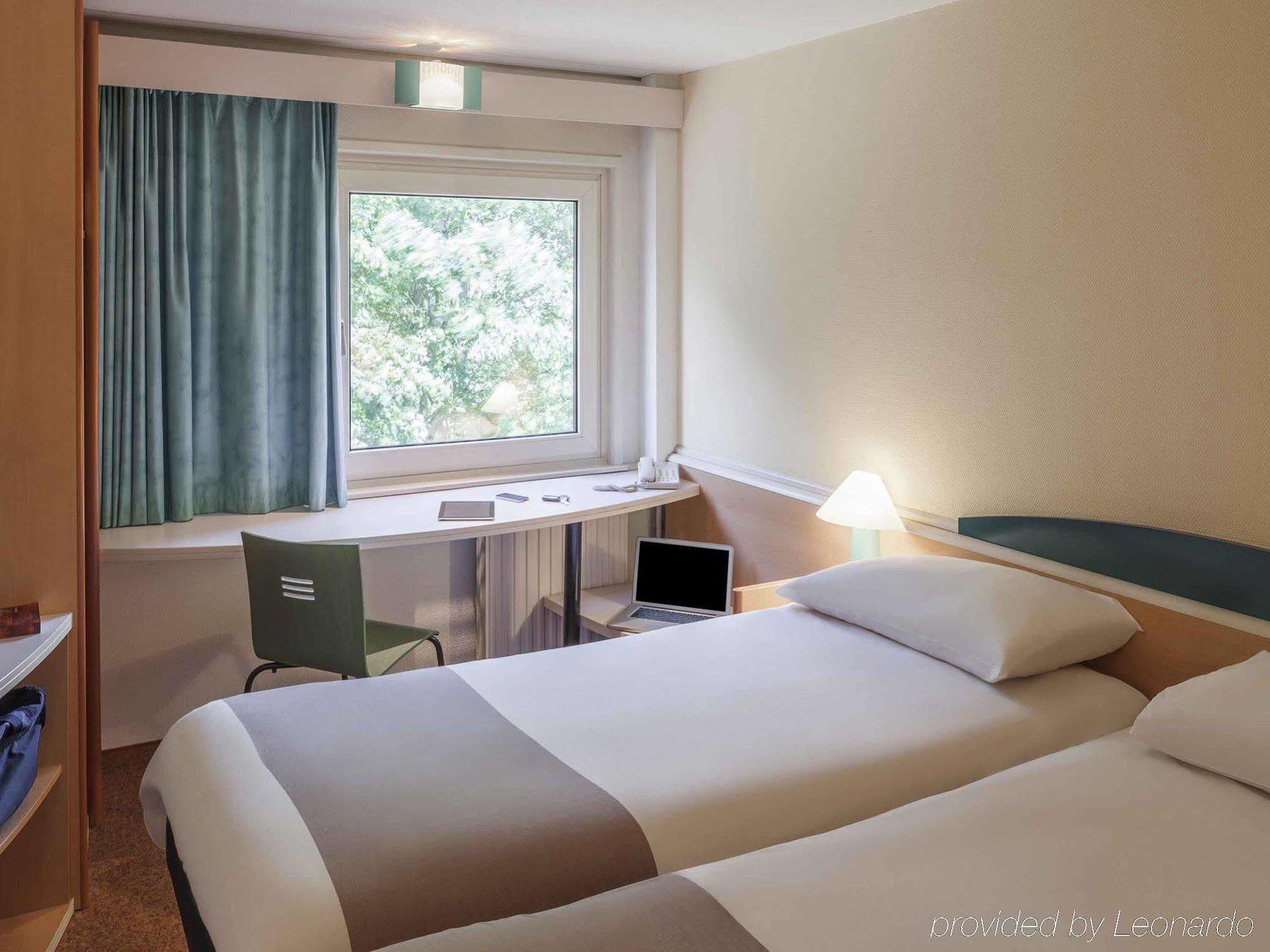 Ibis Tilburg Hotel Exterior photo